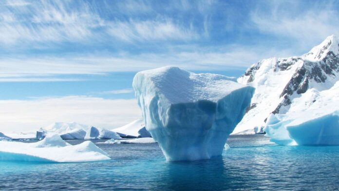 global-warming-–-huge-antarctic-ice-berg-splits-off-–-ends-up-as-icecubes-in-australia